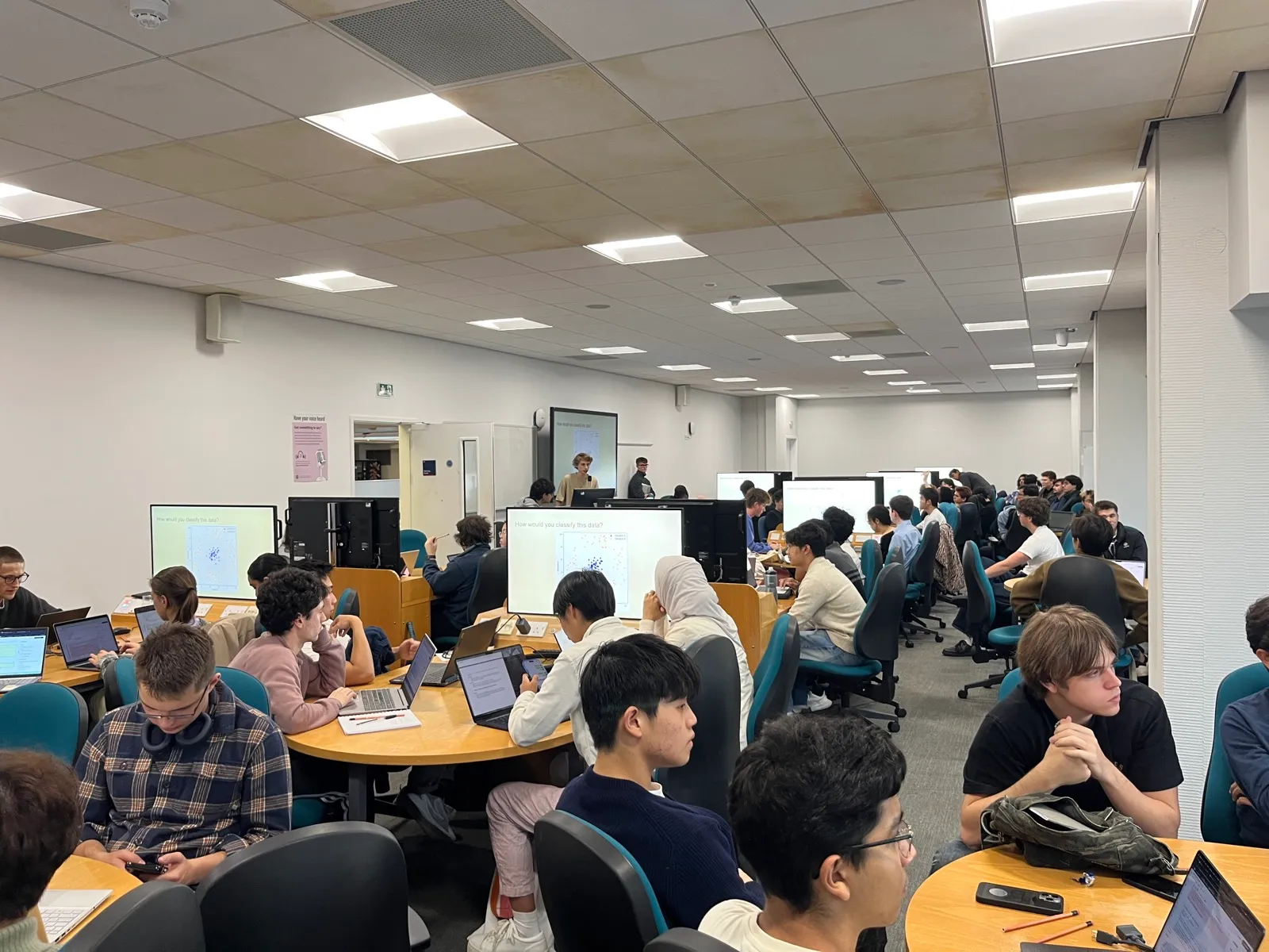 Teaching neural networks at a hands-on workshop