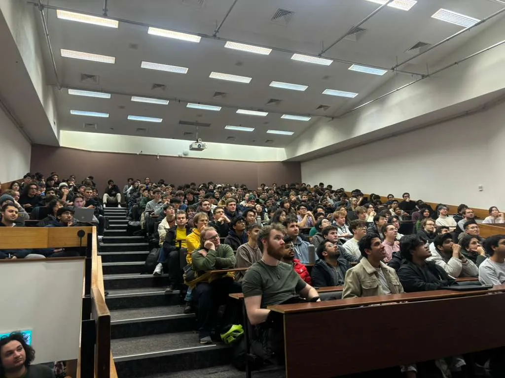 Packed lecture theatre at an EdinburghAI event sponsored by Anthropic